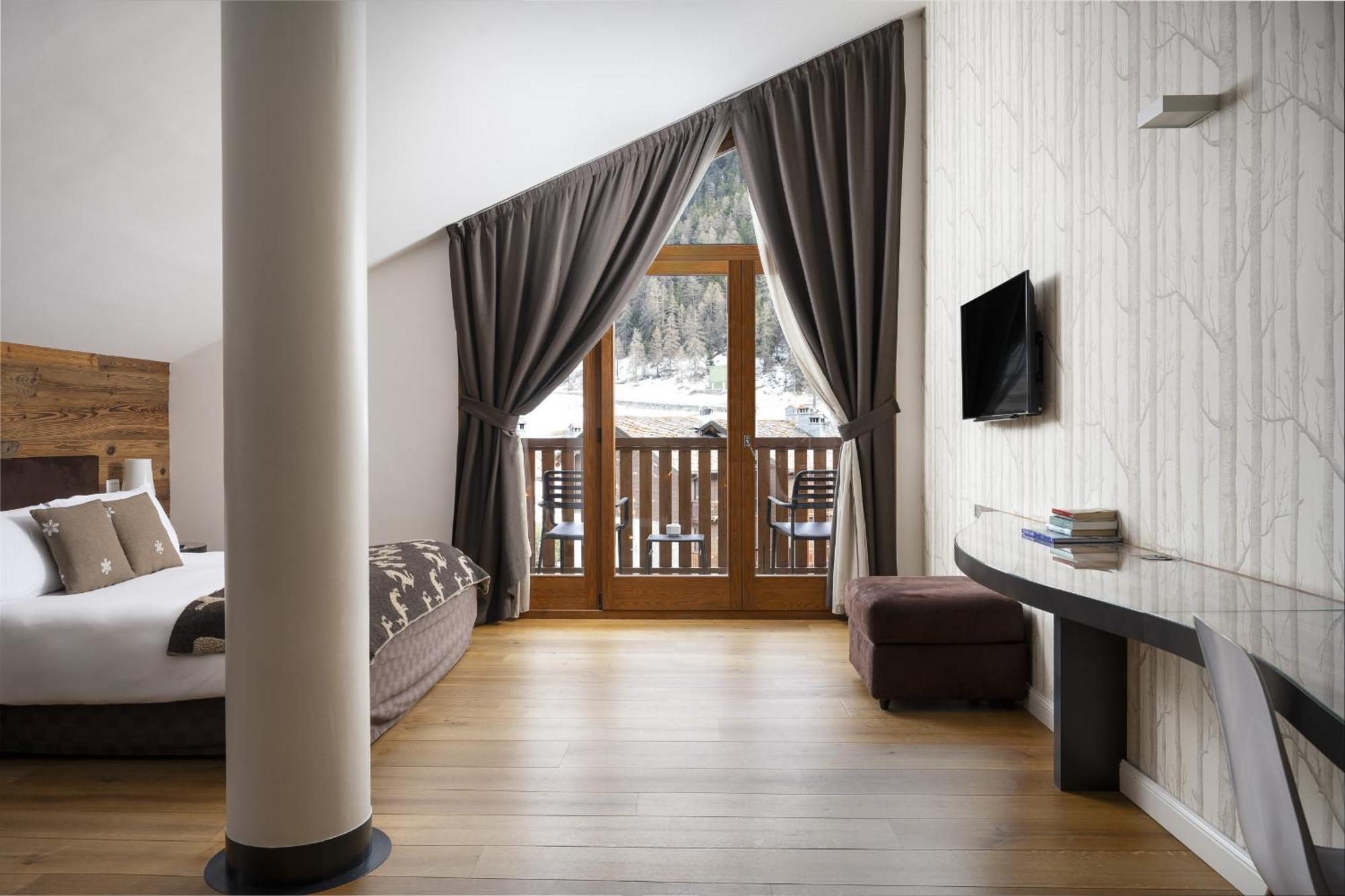 Montana Lodge & Spa, By R Collection Hotels La Thuile Exterior photo